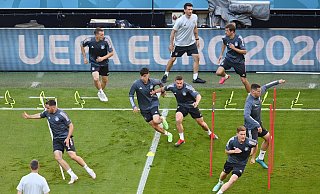 Macht sich fit für den ersten großen Auftritt gegen Frankreich am Dienstagabend: die deutsche Nationalmannschaft. - picture alliance / GES/Markus Gilliar Macht sich fit für den ersten großen Auftritt gegen Frankreich am Dienstagabend: die deutsche Nationalmannschaft. - picture alliance / GES/Markus Gilliar