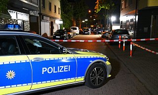 Das Areal um eine Gaststätte in Waldhof, wo in der Nacht die Schüsse gefallen sind. - Foto: Rene Priebe/dpa Das Areal um eine Gaststätte in Waldhof, wo in der Nacht die Schüsse gefallen sind. - Foto: Rene Priebe/dpa