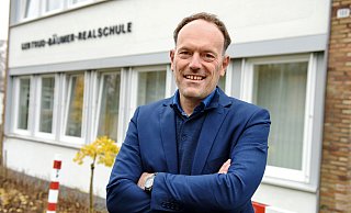 Schulleiter Ansgar Leder hätte an der Gertrud-Bäumer-Realschule gern eine Mehrklasse eingerichtet. Das hatte auch das Amt für Schule empfohlen. - Barbara Franke Schulleiter Ansgar Leder hätte an der Gertrud-Bäumer-Realschule gern eine Mehrklasse eingerichtet. Das hatte auch das Amt für Schule empfohlen. - Barbara Franke