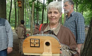 Ungewöhlich: Sandra Kenny ist gespannt, ob im nächsten Frühjahr ein Singvoigelpaar ihr Wohnwagen-Vogelhaus als Unterkunft aussucht. - Natalie Gottwald Ungewöhlich: Sandra Kenny ist gespannt, ob im nächsten Frühjahr ein Singvoigelpaar ihr Wohnwagen-Vogelhaus als Unterkunft aussucht. - Natalie Gottwald