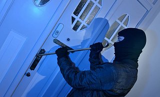 Die Unbekannten drangen über einen Nebeneingang in das Wohnhaus in Warburg. - picture alliance / Bildagentur-online/Schoening Die Unbekannten drangen über einen Nebeneingang in das Wohnhaus in Warburg. - picture alliance / Bildagentur-online/Schoening