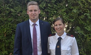 Regieren die Stadtheide: Das neue Königspaar Lennart und Anja Höschen. - Dietmar Gröbing Regieren die Stadtheide: Das neue Königspaar Lennart und Anja Höschen. - Dietmar Gröbing
