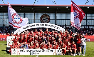 Sie sind die Gejagten: Die Bayern-Fußballerinnen. - Harry Langer/dpa Sie sind die Gejagten: Die Bayern-Fußballerinnen. - Harry Langer/dpa