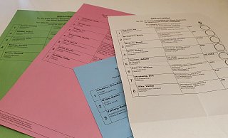Wie haben die Menschen im Kreis Gütersloh gewählt? Bis zu vier Stimmzettel mussten ausgefüllt werden. - Irja Most Wie haben die Menschen im Kreis Gütersloh gewählt? Bis zu vier Stimmzettel mussten ausgefüllt werden. - Irja Most