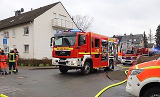 Die Straße wurden für den EInsatz am Acht-Parteien-Haus gesperrt. - Charlotte Mahncke Die Straße wurden für den EInsatz am Acht-Parteien-Haus gesperrt. - Charlotte Mahncke