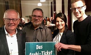 Werben fürs Azubi-Ticket: Wolfgang Bölling, Klaus Tönshoff, Elvan Korkmaz-Emre und Sebastian Pähler (v.l.). - SPD Kreis Gütersloh Werben fürs Azubi-Ticket: Wolfgang Bölling, Klaus Tönshoff, Elvan Korkmaz-Emre und Sebastian Pähler (v.l.). - SPD Kreis Gütersloh