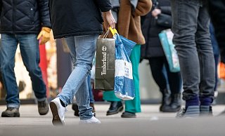 Viele Einzelhändler sind wegen der wenigen Kunden und der geringen Umsätze enttäuscht. - Foto: Markus Scholz/dpa Viele Einzelhändler sind wegen der wenigen Kunden und der geringen Umsätze enttäuscht. - Foto: Markus Scholz/dpa