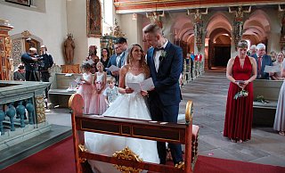 Mit zwei Kamerateams filmte der Sender VOX die Trauung von Susanne und Pascal Scholz in Corvey - Mathias Brüggemann Mit zwei Kamerateams filmte der Sender VOX die Trauung von Susanne und Pascal Scholz in Corvey - Mathias Brüggemann