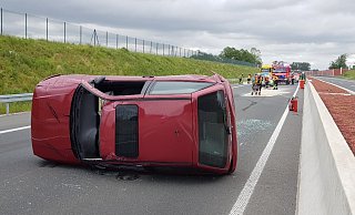Der Unfallwagen bleibt am Ende auf der Seite liegen. - Andreas Eickhoff Der Unfallwagen bleibt am Ende auf der Seite liegen. - Andreas Eickhoff