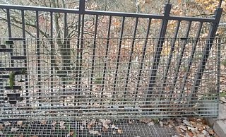 Die Gitteroste wurden gefunden, von den Verschraubungen fehlt jede Spur. - Stadt Beverungen Die Gitteroste wurden gefunden, von den Verschraubungen fehlt jede Spur. - Stadt Beverungen