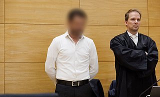 Der wegen heimtückischen Mordes angeklagte 34-jährige Deutsche kündigte über seinen Anwalt an, sich zum Tatvorwurf nicht zu äußern. - Friso Gentsch/dpa Der wegen heimtückischen Mordes angeklagte 34-jährige Deutsche kündigte über seinen Anwalt an, sich zum Tatvorwurf nicht zu äußern. - Friso Gentsch/dpa