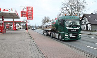 Ganz so leer wie in den ersten Januartagen 2019 ist die Mindener Straße in der Mittagszeit nicht mehr. Nicht alle anliegenden Geschäftsleute freuen sich über die staufreie ehemalige Stadtautobahn. Foto: Nicole Biesener - Nicole Bliesener Ganz so leer wie in den ersten Januartagen 2019 ist die Mindener Straße in der Mittagszeit nicht mehr. Nicht alle anliegenden Geschäftsleute freuen sich über die staufreie ehemalige Stadtautobahn. Foto: Nicole Biesener - Nicole Bliesener