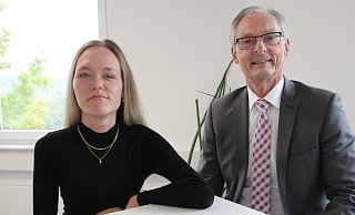 Xenia Nass, Auszubildende bei Budich und Michael Aupke, Geschäftsführer des Unternehmens. - Björn Kenter Xenia Nass, Auszubildende bei Budich und Michael Aupke, Geschäftsführer des Unternehmens. - Björn Kenter