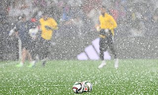Ein Unwetter beeinträchtigt das Nations-League-Halbfinale. - Federico Gambarini/dpa Ein Unwetter beeinträchtigt das Nations-League-Halbfinale. - Federico Gambarini/dpa
