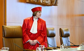 Die Kläger sind gescheitert, der Soli darf vorerst weiter erhoben werden. - Uwe Anspach/dpa Die Kläger sind gescheitert, der Soli darf vorerst weiter erhoben werden. - Uwe Anspach/dpa