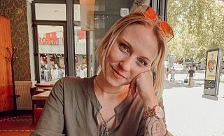 Die Paderbornerin Lena Jastrzembowski (26) musste wegen ihrer Krankheit viel Zeit im Krankenhaus verbringen. - Privat Die Paderbornerin Lena Jastrzembowski (26) musste wegen ihrer Krankheit viel Zeit im Krankenhaus verbringen. - Privat