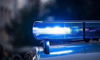 Ein Pkw-Fahrer ist bei Bielefeld aus noch ungeklärter Ursache auf einen Laster aufgefahren. - Symbolbild: Pixabay Ein Pkw-Fahrer ist bei Bielefeld aus noch ungeklärter Ursache auf einen Laster aufgefahren. - Symbolbild: Pixabay