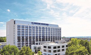 Die Klinikleitung hat am Freitag entschieden, ab Montag bis zum 12. Oktober keine Aufnahmen zur Geburt im Kreißsaal mehr anzubieten. Grund ist ein Personalengpass bei den Hebammen. - Klinikum Herford Die Klinikleitung hat am Freitag entschieden, ab Montag bis zum 12. Oktober keine Aufnahmen zur Geburt im Kreißsaal mehr anzubieten. Grund ist ein Personalengpass bei den Hebammen. - Klinikum Herford