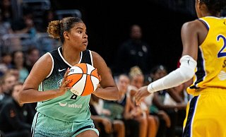 Nyara Sabally überzeugte für die New York Liberty im ersten Spiel nach Olympia. - Maximilian Haupt/dpa Nyara Sabally überzeugte für die New York Liberty im ersten Spiel nach Olympia. - Maximilian Haupt/dpa