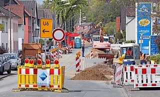 Die Baustelle an der Salzufler Straße wandert weiter. - Frank-Michael Kiel-Steinkamp Die Baustelle an der Salzufler Straße wandert weiter. - Frank-Michael Kiel-Steinkamp