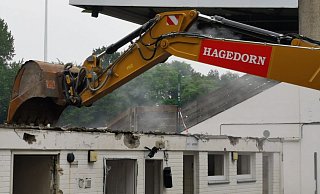 Die Abbrucharbeiten am Heidewald haben begonnen. - FC Gütersloh Die Abbrucharbeiten am Heidewald haben begonnen. - FC Gütersloh