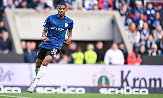Arminia Bielefelds Rechtsaußen Isaiah Young könnte gegen Hannover auch auf der linken Seite aushelfen, wenn Marius Wörl nicht rechtzeitig fit wird. - Teresa Kroeger Arminia Bielefelds Rechtsaußen Isaiah Young könnte gegen Hannover auch auf der linken Seite aushelfen, wenn Marius Wörl nicht rechtzeitig fit wird. - Teresa Kroeger