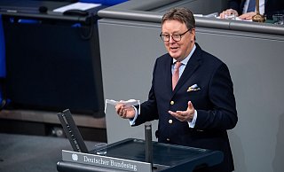 «Die Ampelfraktionen opfern seriöse Parlamentsarbeit auf dem Altar ihrer Koalitionsverhandlungen»: Unionspolitiker Michael Grosse-Brömer. - Foto: Bernd von Jutrczenka/dpa «Die Ampelfraktionen opfern seriöse Parlamentsarbeit auf dem Altar ihrer Koalitionsverhandlungen»: Unionspolitiker Michael Grosse-Brömer. - Foto: Bernd von Jutrczenka/dpa