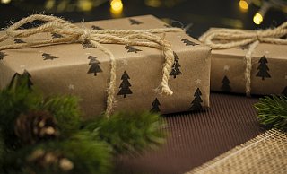 Geschenke unterm Weihnachtsbaum müssen nicht immer teuer sein. - Bruno/Pixabay Geschenke unterm Weihnachtsbaum müssen nicht immer teuer sein. - Bruno/Pixabay