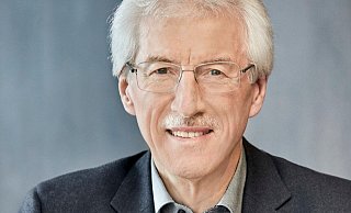 Willi Lenz feiert seinen 70. Geburtstag. - Ahorn-Sportpark Paderborn Willi Lenz feiert seinen 70. Geburtstag. - Ahorn-Sportpark Paderborn