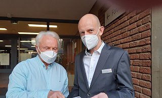 Chefplaner Carsten-Alexander Müller (rechts) und Michael Müller von der Wählergemeinschaft Porta im Gespräch. Foto: Dirk Haunhorst - Dirk Haunhorst Chefplaner Carsten-Alexander Müller (rechts) und Michael Müller von der Wählergemeinschaft Porta im Gespräch. Foto: Dirk Haunhorst - Dirk Haunhorst