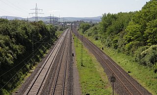 Ab 2025 werden voraussichtlich mehr Güterzüge über die Bahntrasse Altenbeken-Warburg rollen. - Dieter Scholz Ab 2025 werden voraussichtlich mehr Güterzüge über die Bahntrasse Altenbeken-Warburg rollen. - Dieter Scholz