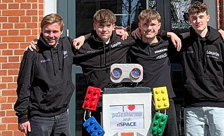 Die Pelestorms (v. l.) Julius Haase, Janis Klich, Johann Käuper und Laurin Link vom Pelizaeus-Gymnasium in Paderborn haben sich fürs Finale im australischen Sydney qualifiziert. - Pelestorms Die Pelestorms (v. l.) Julius Haase, Janis Klich, Johann Käuper und Laurin Link vom Pelizaeus-Gymnasium in Paderborn haben sich fürs Finale im australischen Sydney qualifiziert. - Pelestorms
