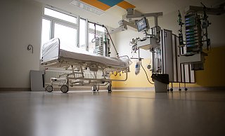 Vielen Krankenhäuser in Deutschland sind aktull nur zu 50 Prozent belegt, denn die Politik fordert, dass die Kliniken Betten für Covid-19-Patienten freihalten. - picture alliance Vielen Krankenhäuser in Deutschland sind aktull nur zu 50 Prozent belegt, denn die Politik fordert, dass die Kliniken Betten für Covid-19-Patienten freihalten. - picture alliance