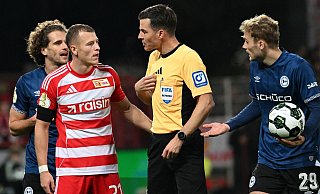Viele Schiedsrichter, hier Harm Osmers, standen in der zweiten Pokal-Runde im Fokus. - Soeren Stache/dpa Viele Schiedsrichter, hier Harm Osmers, standen in der zweiten Pokal-Runde im Fokus. - Soeren Stache/dpa