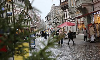 Die Händler in der Innenstadt hoffen durch den verkaufsoffenen Sonntag auf einen Umsatzschub. - Jan-Hendrik Gerdener Die Händler in der Innenstadt hoffen durch den verkaufsoffenen Sonntag auf einen Umsatzschub. - Jan-Hendrik Gerdener