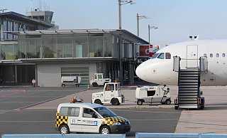 Der Betrieb am Flughafen Paderborn/Lippstadt geht trotz Insolvenz weiter. Viel los ist derzeit jedoch nicht. - Jens Reddeker Der Betrieb am Flughafen Paderborn/Lippstadt geht trotz Insolvenz weiter. Viel los ist derzeit jedoch nicht. - Jens Reddeker