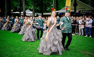 Ob die Besucher des Paderborner Schützenfestes auch 2020 bei der Parade dem Königspaar und Hofstaat zuwinken können, ist noch offen. - Besim Mazhiqi Ob die Besucher des Paderborner Schützenfestes auch 2020 bei der Parade dem Königspaar und Hofstaat zuwinken können, ist noch offen. - Besim Mazhiqi
