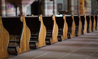 Die Kirchenbänke mussten im Corona-Jahr teilweise komplett leer bleiben. - Pixabay (Symbolbild) Die Kirchenbänke mussten im Corona-Jahr teilweise komplett leer bleiben. - Pixabay (Symbolbild)