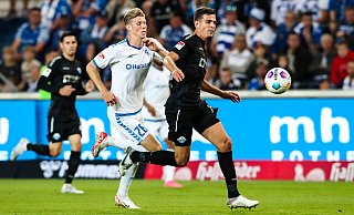 SCP-Innenverteidiger Tobias Müller (r.) hatte seinen Ex-Teamkollegen Luca Schuler nicht nur in dieser Szene prima im Griff. - Imago Images SCP-Innenverteidiger Tobias Müller (r.) hatte seinen Ex-Teamkollegen Luca Schuler nicht nur in dieser Szene prima im Griff. - Imago Images