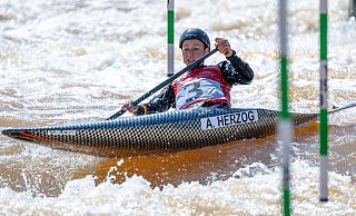 Andrea Herzog belegte beim Weltcup in Prag erneut den dritten Rang. - Hendrik Schmidt/dpa Andrea Herzog belegte beim Weltcup in Prag erneut den dritten Rang. - Hendrik Schmidt/dpa