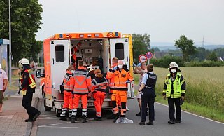 Ein Fahrzeug ist in ein Feuerwehr-Gebäude geprallt. - Charlotte Mahncke Ein Fahrzeug ist in ein Feuerwehr-Gebäude geprallt. - Charlotte Mahncke