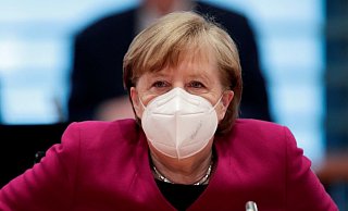 Die Ministerpräsidenten und Bundeskanzlerin Merkel hatten bei ihrer jüngsten Videoschalte beschlossen, dass die Kanzlerin und die Regierungschefinnen und Regierungschefs der Länder am 12. April erneut beraten. - Foto: Hannibal Hanschke/Reuters/Pool/dpa Die Ministerpräsidenten und Bundeskanzlerin Merkel hatten bei ihrer jüngsten Videoschalte beschlossen, dass die Kanzlerin und die Regierungschefinnen und Regierungschefs der Länder am 12. April erneut beraten. - Foto: Hannibal Hanschke/Reuters/Pool/dpa