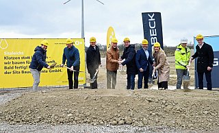 Auftakt im Kreis Gütersloh: Christoph Brandenburg, Tim Bauder und Martin Gelsen, Thomas Kleinegees, Theo Mettenborg, Marco Diethelm, Karin Rodeheger, Andreas Isenbeck und Sebastian Czoske (v. l.) - Waltraud Leskovsek Auftakt im Kreis Gütersloh: Christoph Brandenburg, Tim Bauder und Martin Gelsen, Thomas Kleinegees, Theo Mettenborg, Marco Diethelm, Karin Rodeheger, Andreas Isenbeck und Sebastian Czoske (v. l.) - Waltraud Leskovsek