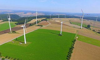 Die möglichen Mega-Windräder sorgen für einigen Wirbel in Höxter. - Jens Reddeker (Archivbild) Die möglichen Mega-Windräder sorgen für einigen Wirbel in Höxter. - Jens Reddeker (Archivbild)