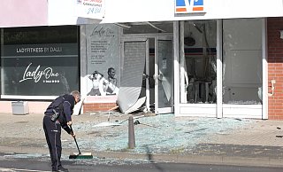 Ein Bild der Zerstörung: Der Geldautomat der Volksbank in Bad Oeynhausen-Rehme ist am 6. Oktober 2021 gesprengt worden. - Ulf Hanke Ein Bild der Zerstörung: Der Geldautomat der Volksbank in Bad Oeynhausen-Rehme ist am 6. Oktober 2021 gesprengt worden. - Ulf Hanke