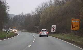Westfalenring: Kurz vor der Einmündung der Bielefelder Straße - und dem Blitzer - gilt jetzt Tempo 50. - Ekkehard Wind Westfalenring: Kurz vor der Einmündung der Bielefelder Straße - und dem Blitzer - gilt jetzt Tempo 50. - Ekkehard Wind
