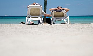 Das Team, das beim Kabel1-Quiz gewinnt, darf zwei Lieblingsmenschen in den Urlaub schicken. - Julian Stratenschulte/dpa/dpa-tm Das Team, das beim Kabel1-Quiz gewinnt, darf zwei Lieblingsmenschen in den Urlaub schicken. - Julian Stratenschulte/dpa/dpa-tm