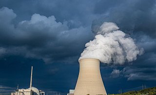 Das Atomkraftwerks Isar 2 im bayerischen Essenbach ist eines der letzten drei noch laufenden AKWs in Deutschland. - Armin Weigel/dpa Das Atomkraftwerks Isar 2 im bayerischen Essenbach ist eines der letzten drei noch laufenden AKWs in Deutschland. - Armin Weigel/dpa