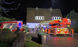 In einem Wohnhaus in Hoberge-Uerentrup hat es am Sonntagabend gebrannt. - Charlotte Mahncke In einem Wohnhaus in Hoberge-Uerentrup hat es am Sonntagabend gebrannt. - Charlotte Mahncke