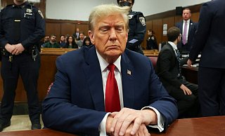 Donald Trump will im November erneut zum Präsidenten gewählt werden. Doch derzeit sitzt er bei seinem eigenen Strafprozess im Zusammenhang mit Schweigegeldzahlungen an einen Pornostar. - Brendan McDermid/Pool Reuters/AP/dpa Donald Trump will im November erneut zum Präsidenten gewählt werden. Doch derzeit sitzt er bei seinem eigenen Strafprozess im Zusammenhang mit Schweigegeldzahlungen an einen Pornostar. - Brendan McDermid/Pool Reuters/AP/dpa